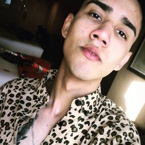 Meet your Posher, Carlos